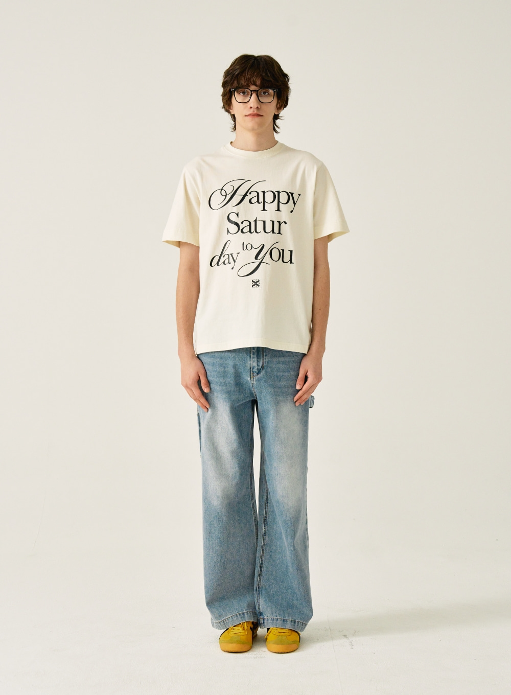 Happy Saturday Typo Graphic T-Shirt - Retro Ivory