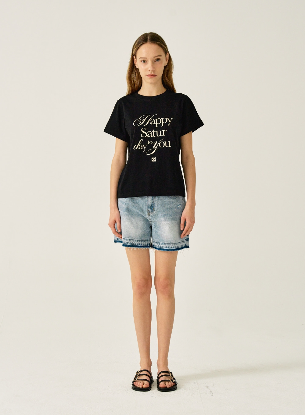 [5월 14일 예약배송] (W) Happy Saturday Typo Graphic T-Shirt - Classic Black