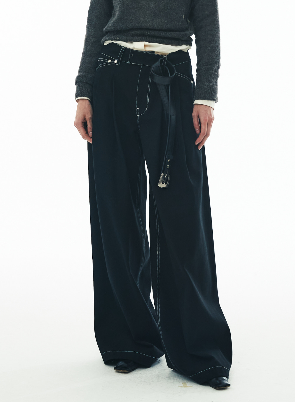 Norwell Wide Two Tuck Chino Pants - Classic Black