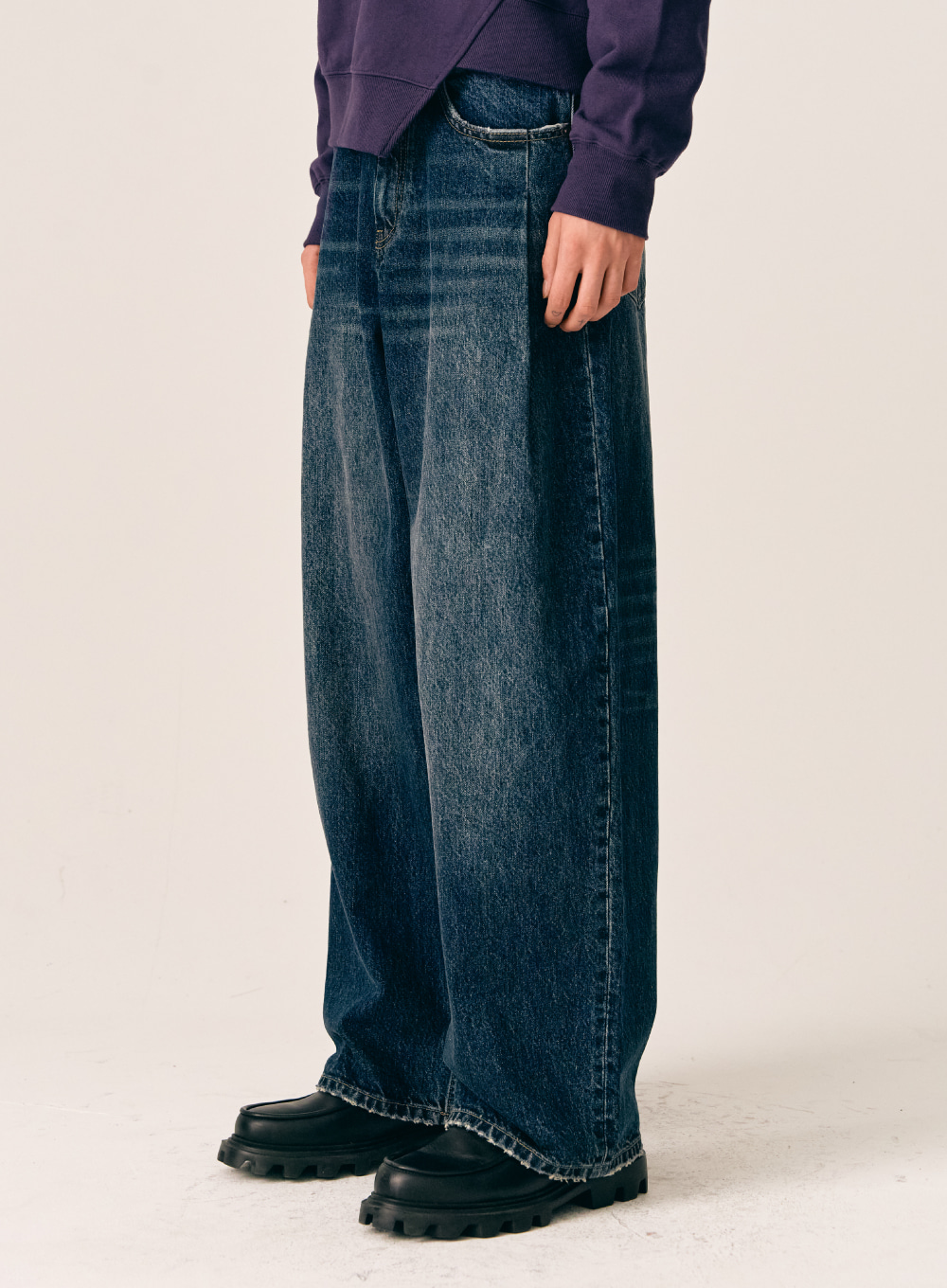 Pocket Tuck Curved Denim Pants - Indigo Blue