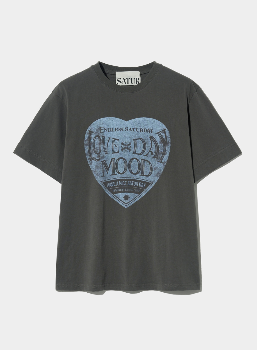 [5,000원 쿠폰] [익스클루시브] Saturday Retro Mood Graphic T-Shirts - Charcoal Blue