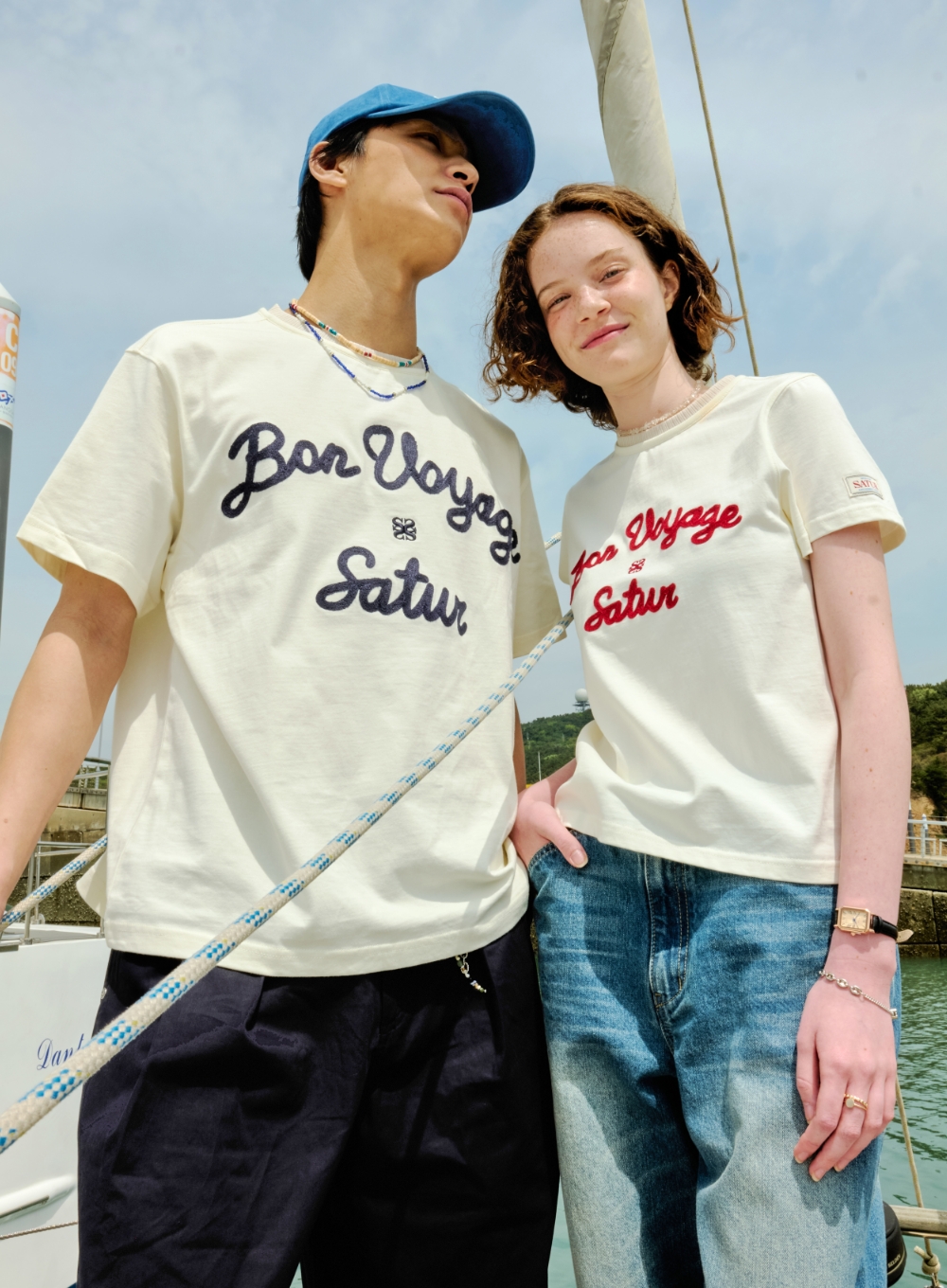 [BEST] Satur Logo Voyage T-Shirts - Resort Ivory